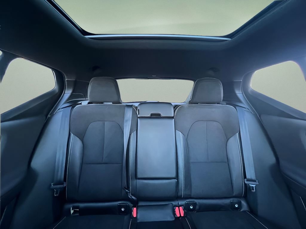 Used 2020 Volvo XC40 T5 R-Design image 25