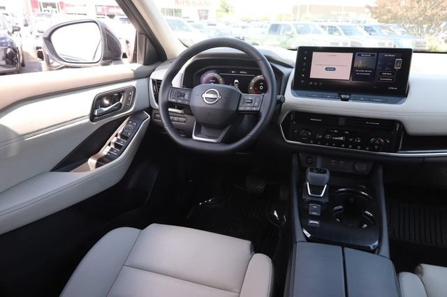 Certified 2025 Nissan Rogue SL w/ SL Premium Package FWD image 23