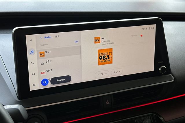 Used 2024 Toyota Prius Prime SE image 20
