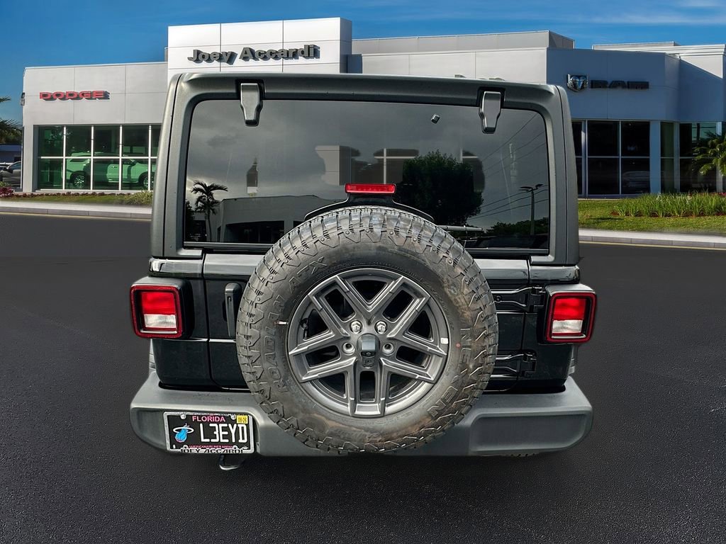 Used 2024 Jeep Wrangler Unlimited Sport w/ Convenience Group image 7