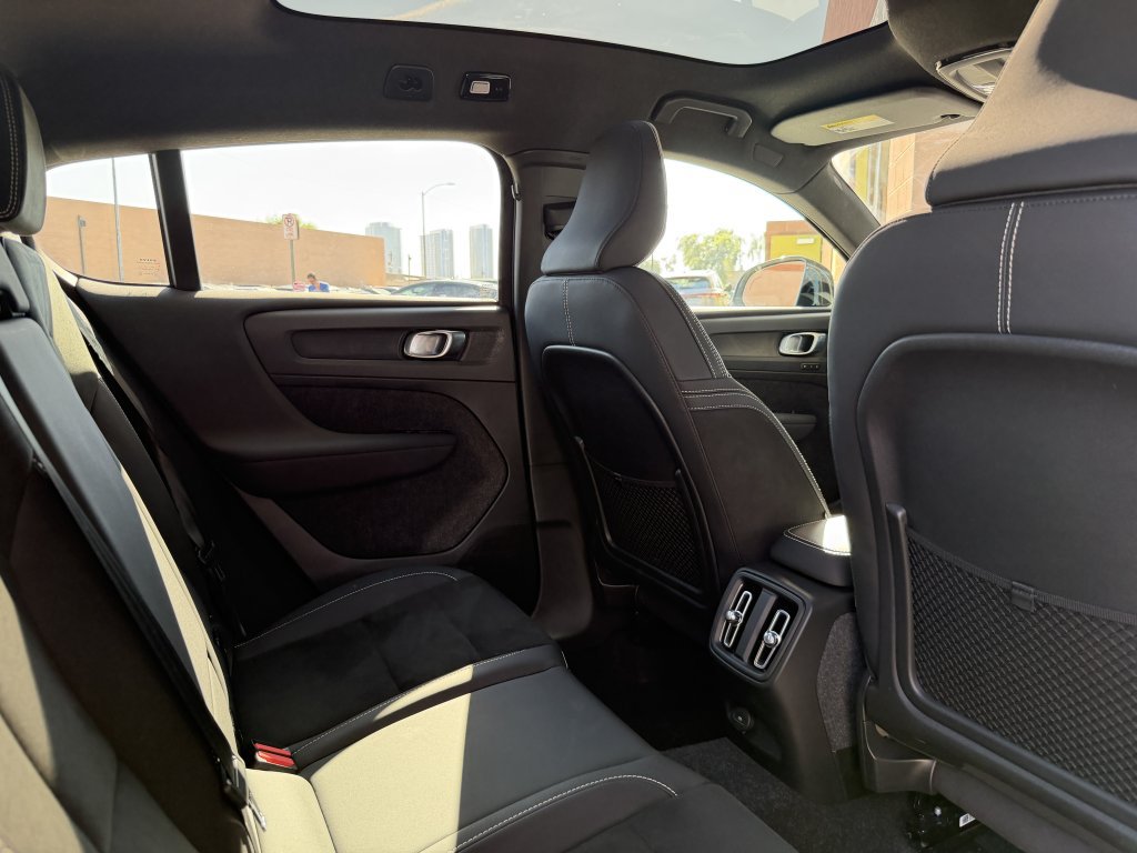 Used 2023 Volvo C40 P8 Recharge Plus AWD/4WD image 39