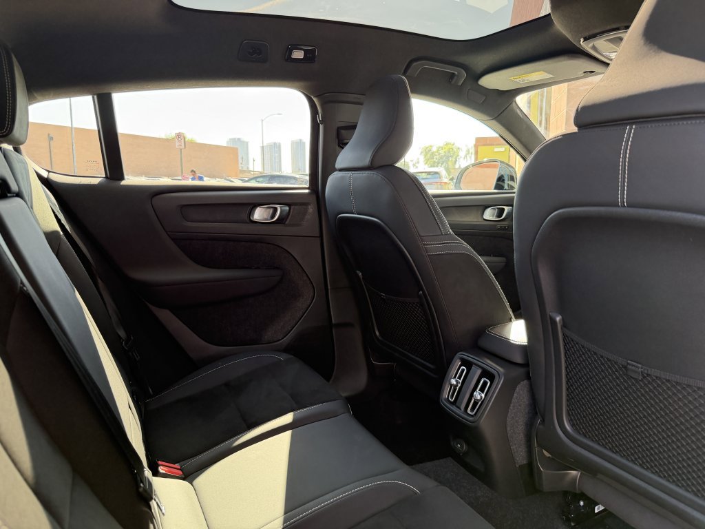 Used 2023 Volvo C40 P8 Recharge Plus image 39