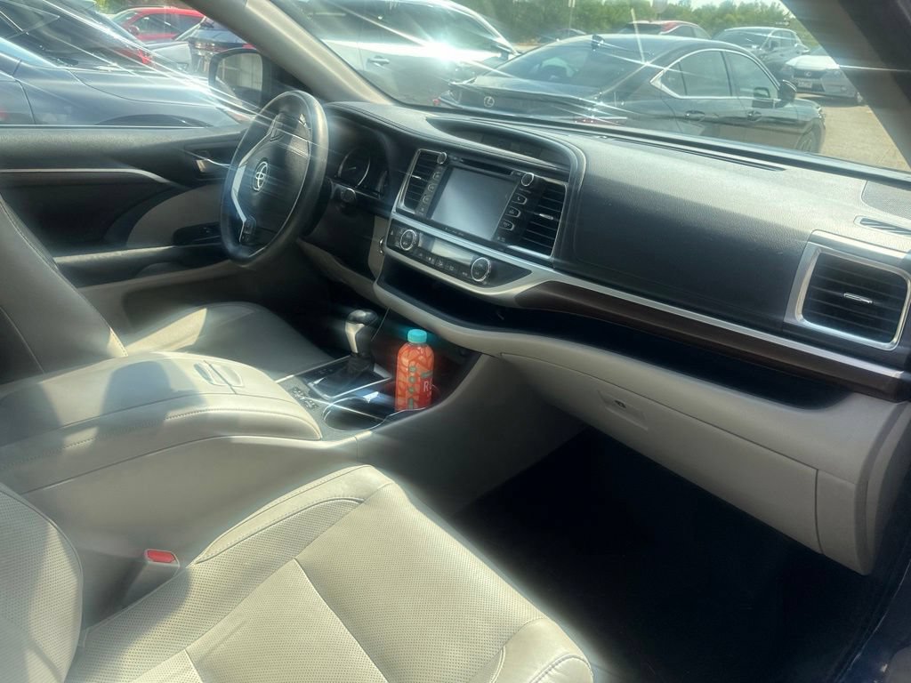Used 2016 Toyota Highlander Limited Platinum AWD/4WD image 20
