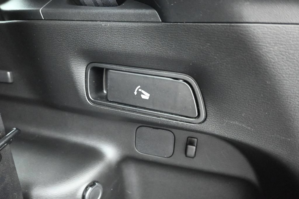 Used 2023 Mitsubishi Outlander SE FWD image 34