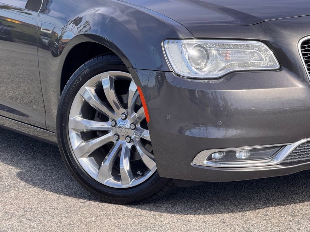 Used 2019 Chrysler 300 Limited w/ Safetytec Plus Group image 4