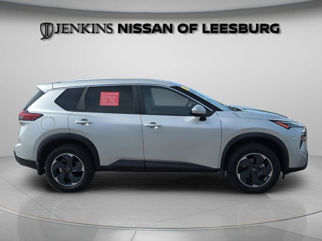 Certified 2025 Nissan Rogue SV w/ SV Premium Package AWD/4WD image 5