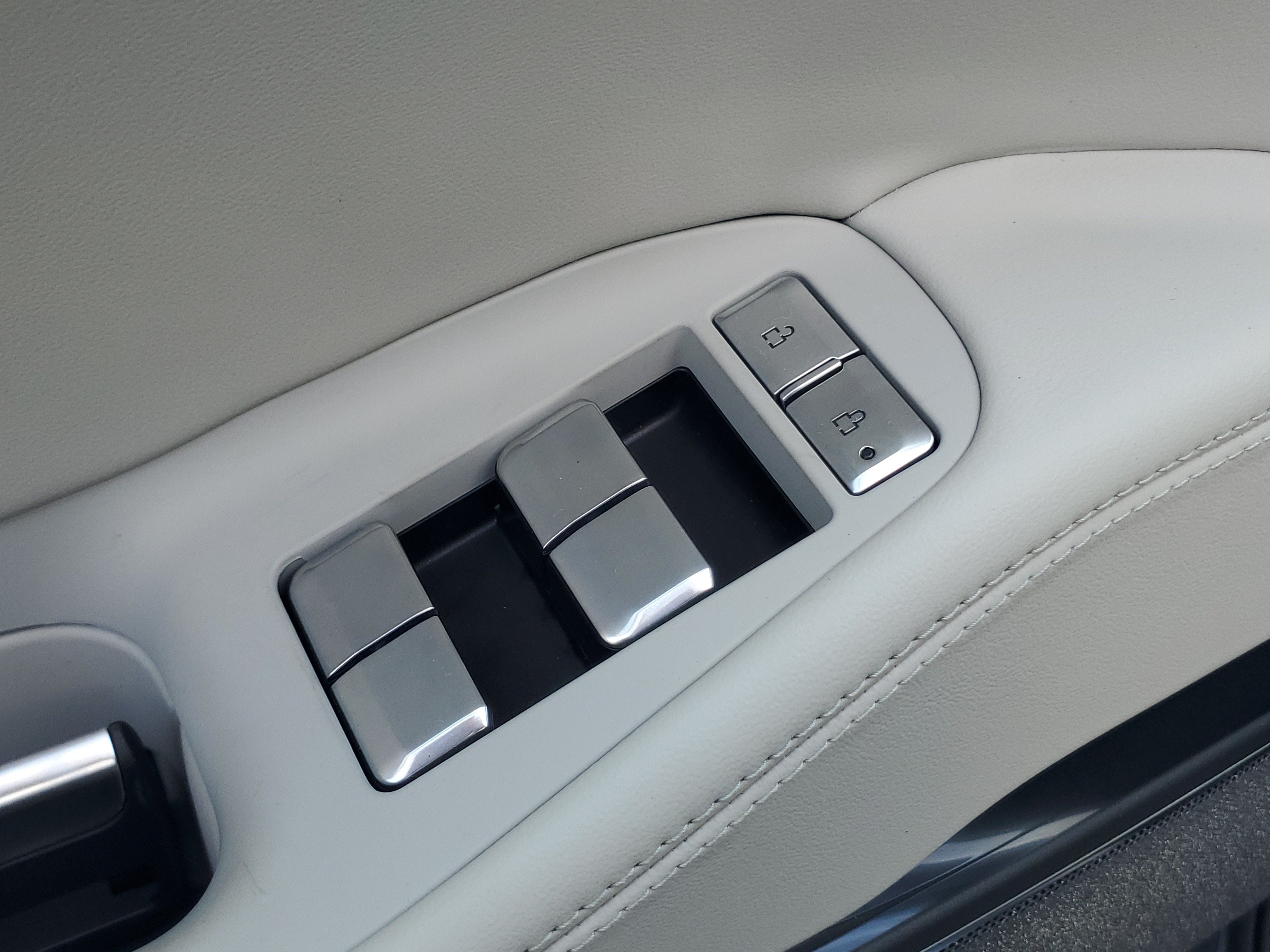 New 2026 Lincoln Navigator Reserve w/ Jet Appearance Package AWD/4WD image 9