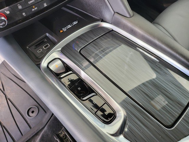 Used 2024 Buick Enclave Essence w/ LPO, Floor Liner Package AWD/4WD image 8