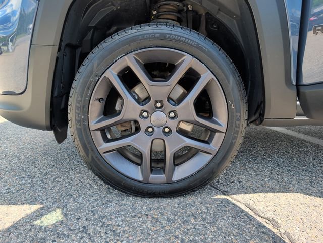 Used 2021 Jeep Renegade Latitude AWD/4WD image 34
