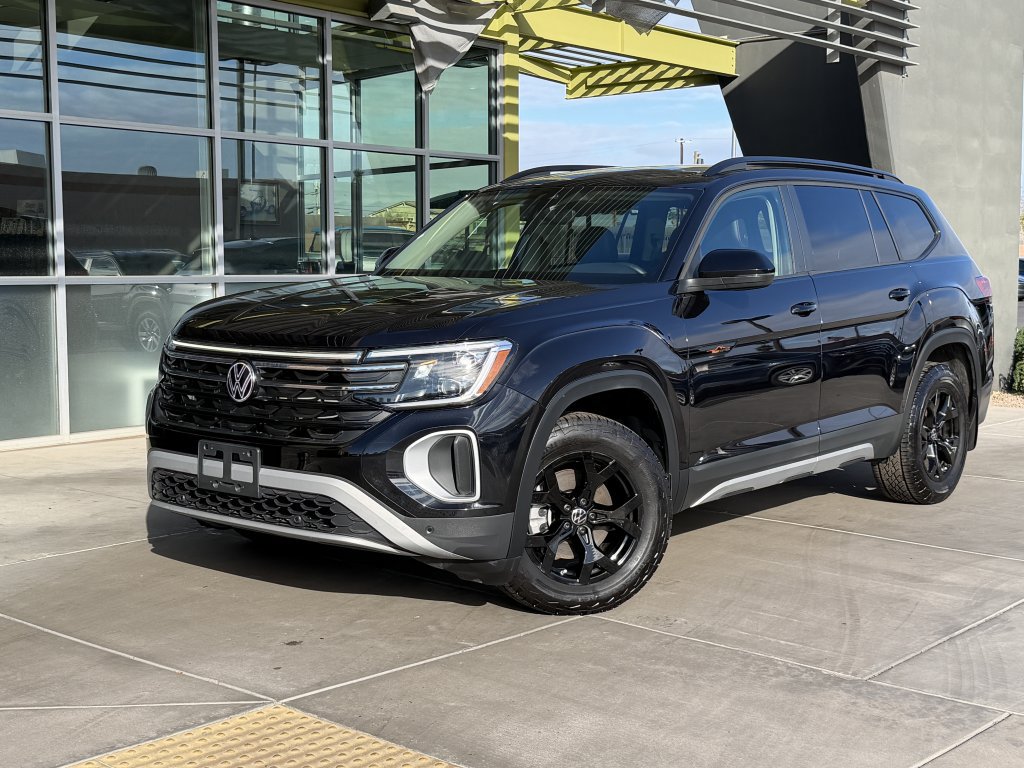 Used 2024 Volkswagen Atlas Peak Edition SE AWD/4WD image 1
