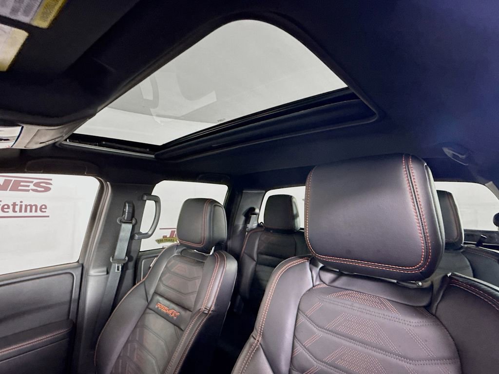 Certified 2025 Nissan Frontier PRO-4X w/ Pro Premium Package image 12