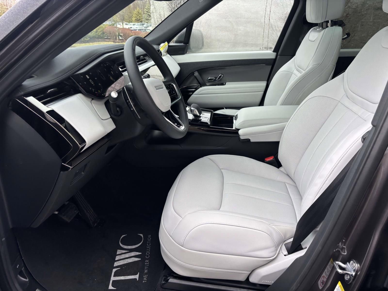 New 2026 Land Rover Range Rover Sport SE image 10