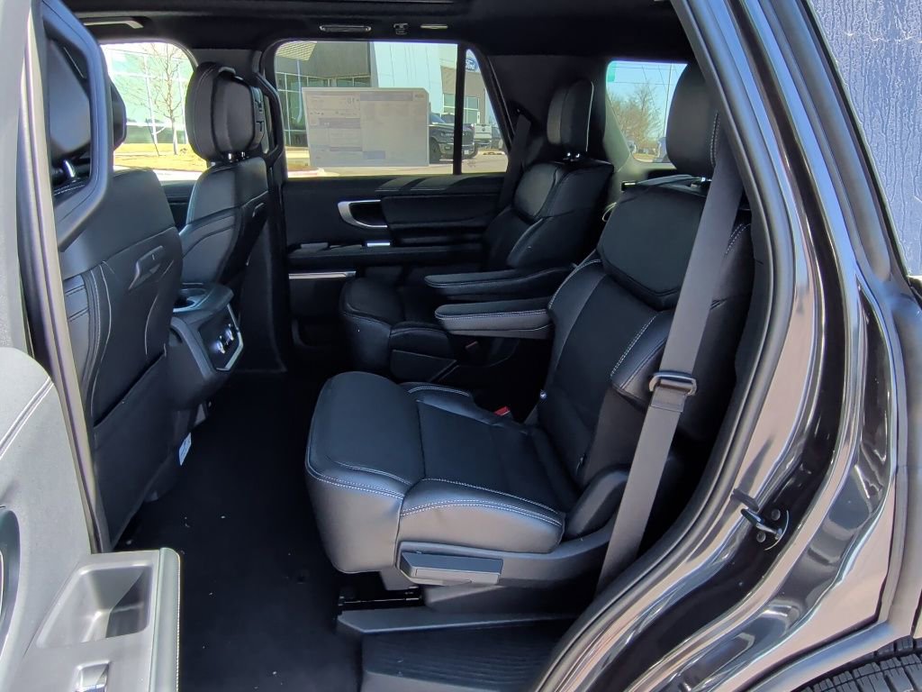 New 2026 Ford Expedition Platinum w/ Stealth Appearance Package image 39