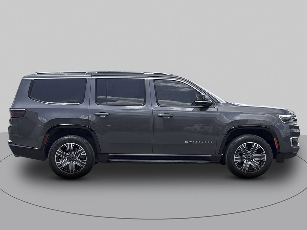 Used 2025 Jeep Wagoneer 4WD image 2