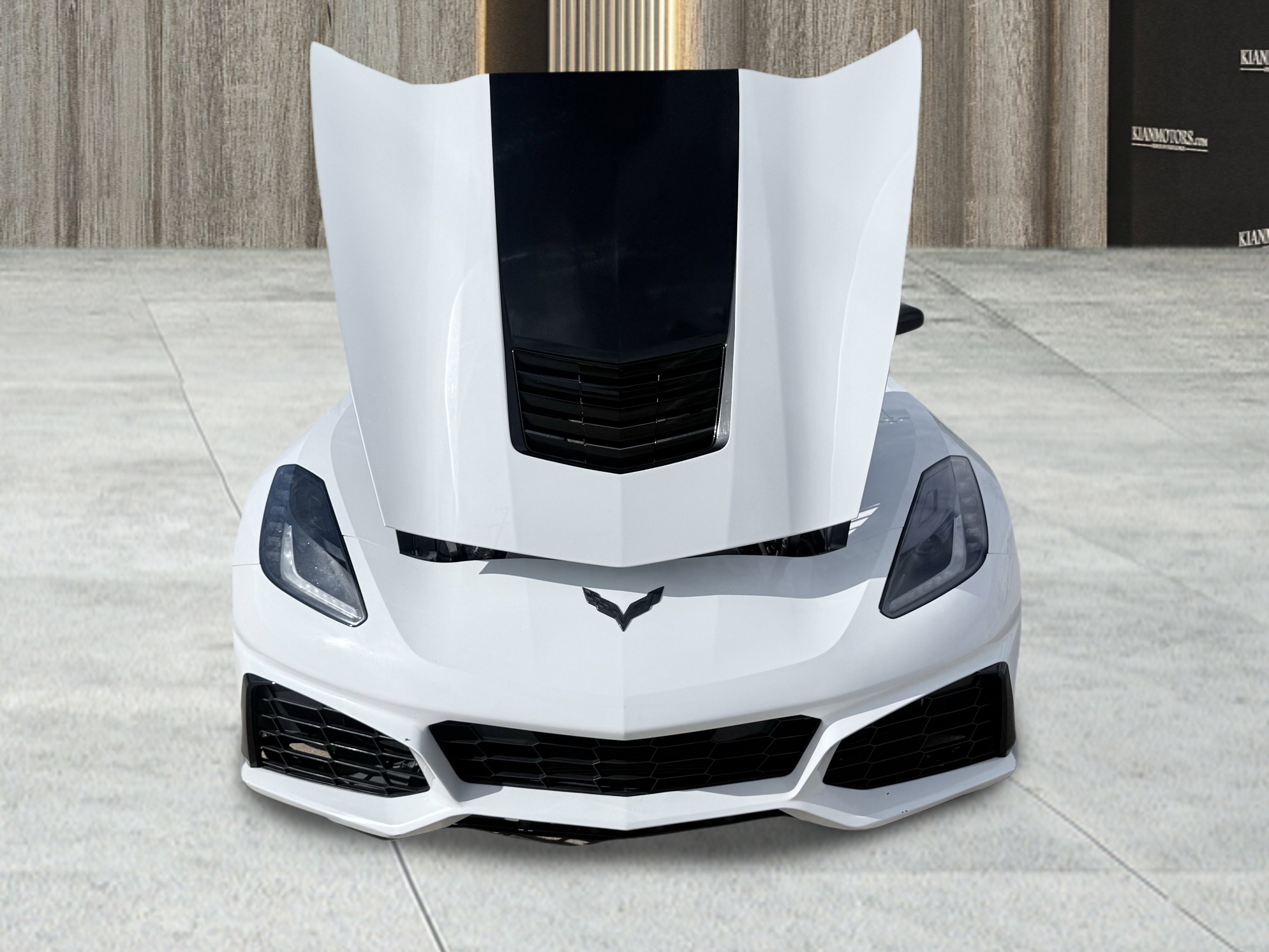 Used 2017 Chevrolet Corvette Z51 1LT w/ Carbon Flash Badge Package image 18