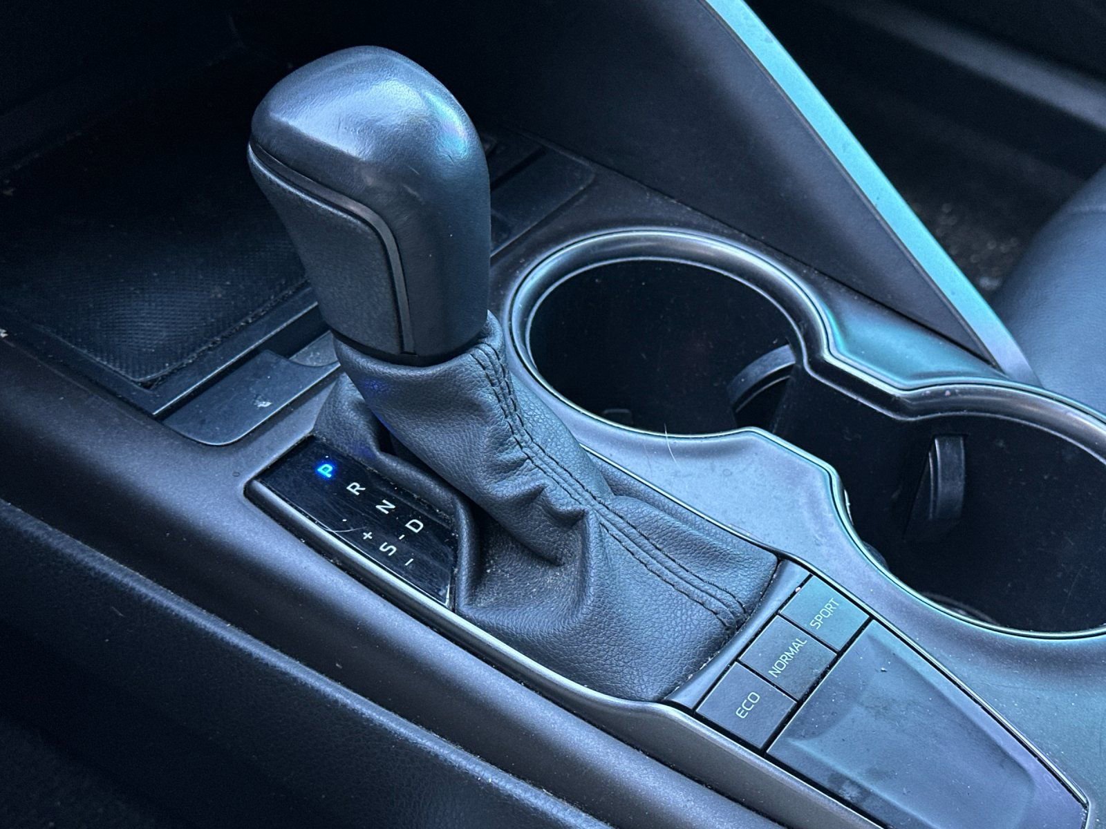 Used 2023 Toyota Camry SE w/ Convenience Package image 18