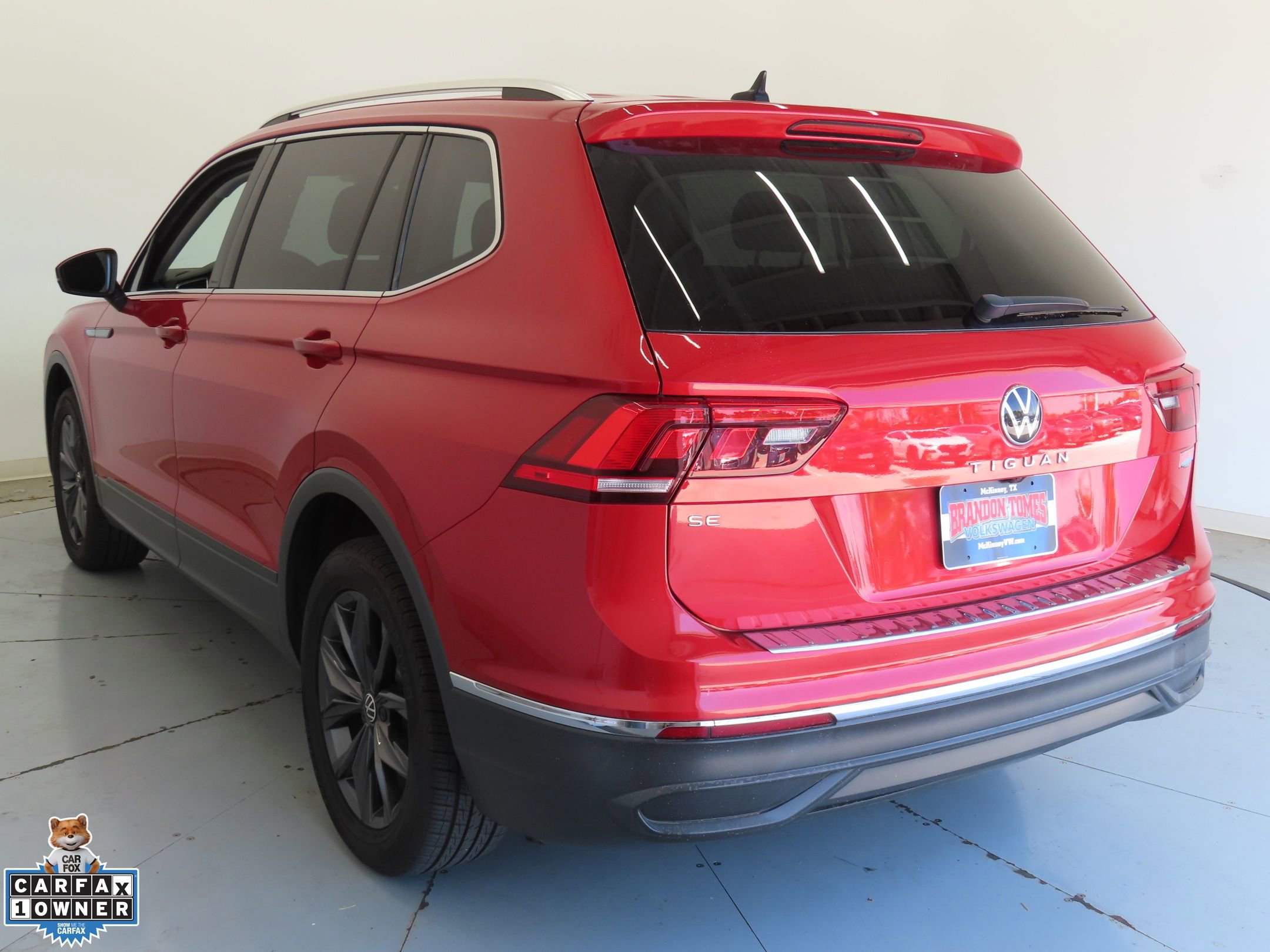 Used 2022 Volkswagen Tiguan SE FWD image 5