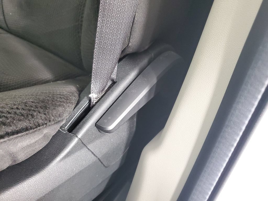 Used 2018 Dodge Grand Caravan SE w/ UConnect Hands-Free Group FWD image 28