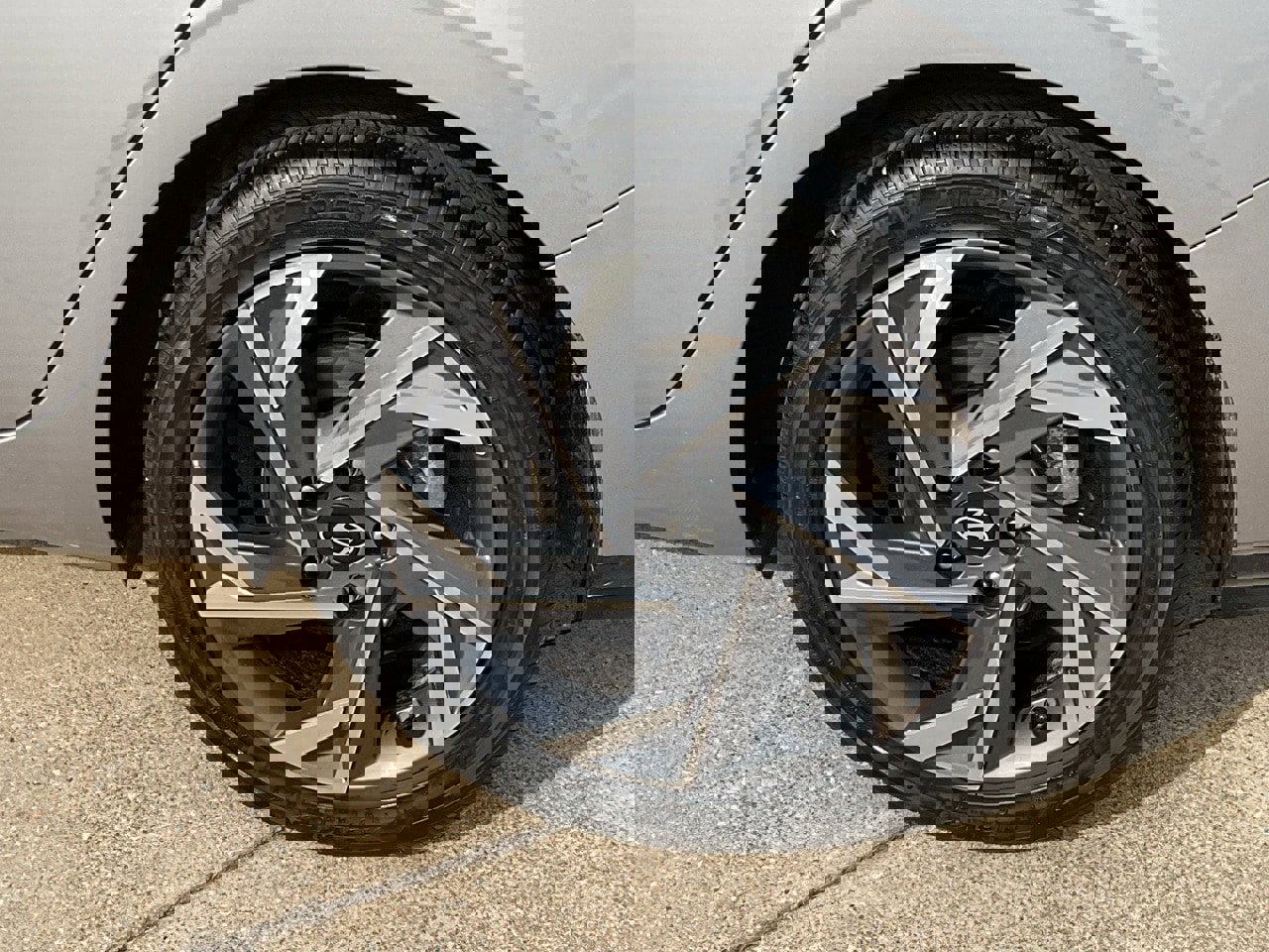 Used 2025 Hyundai Elantra SEL image 8