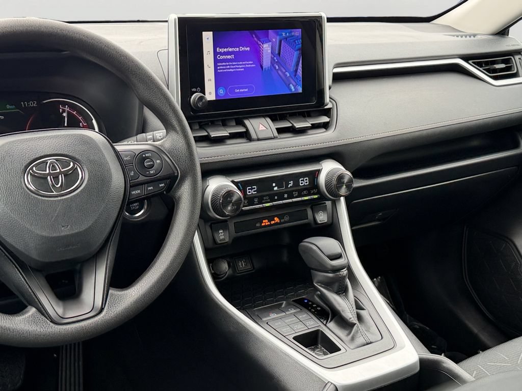 Used 2025 Toyota RAV4 XLE AWD/4WD image 14