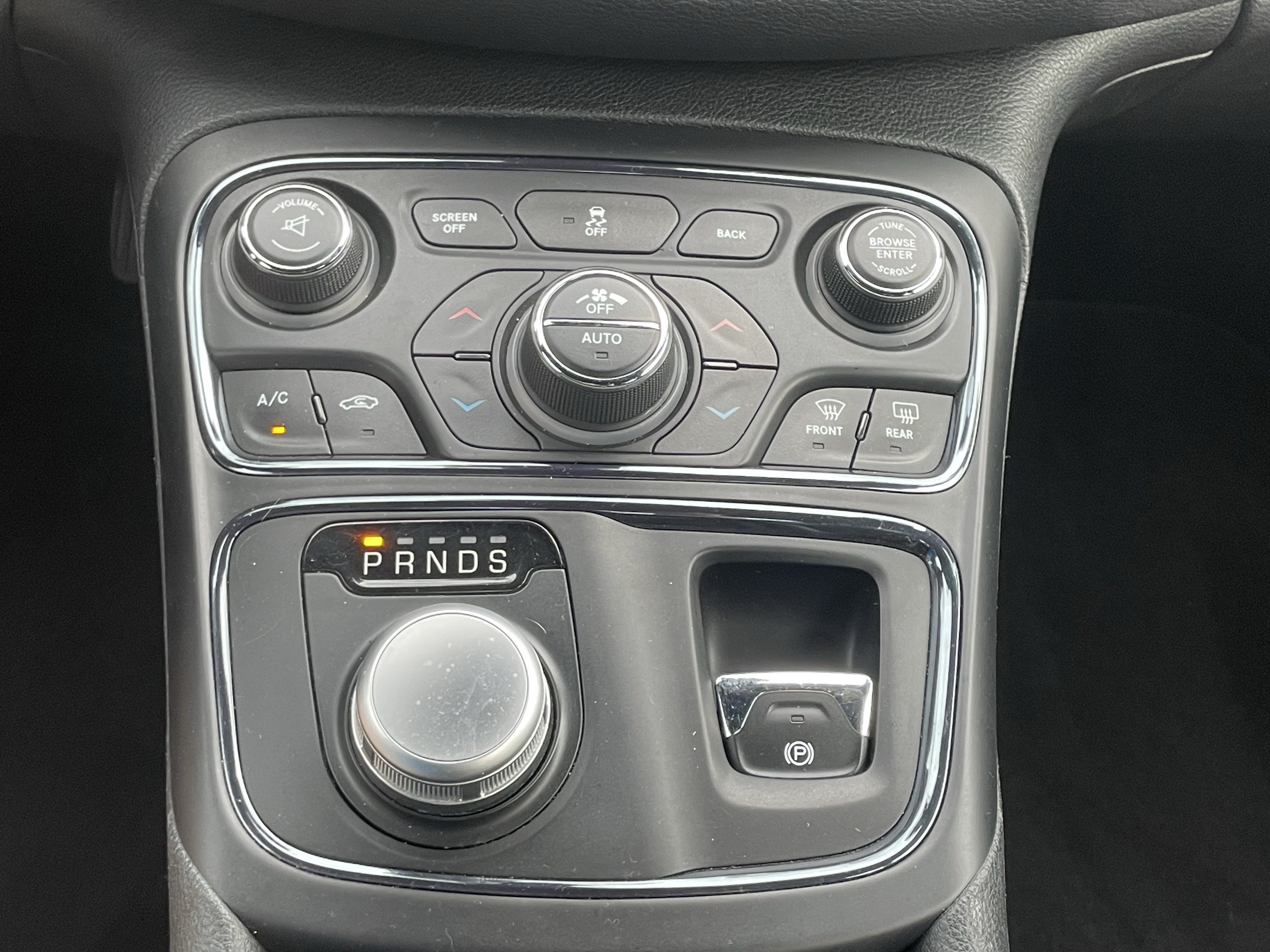 Used 2015 Chrysler 200 S w/ Navigation & Sound Group I FWD image 25
