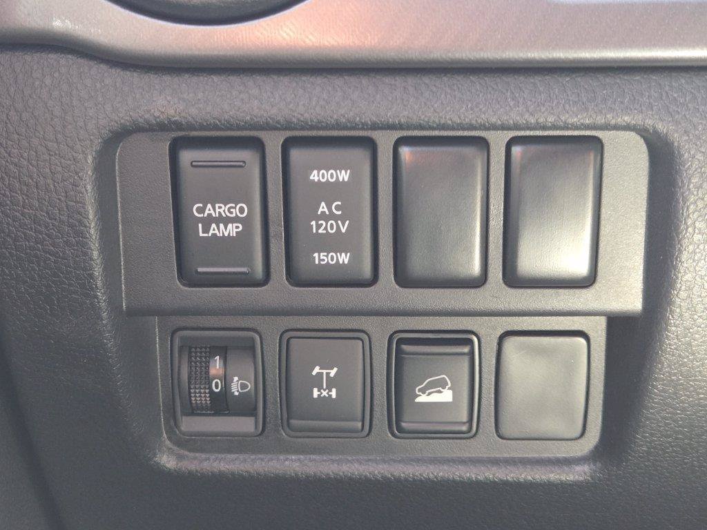 Used 2020 Nissan Titan PRO-4X w/ Pro-4x Convenience Package AWD/4WD image 11