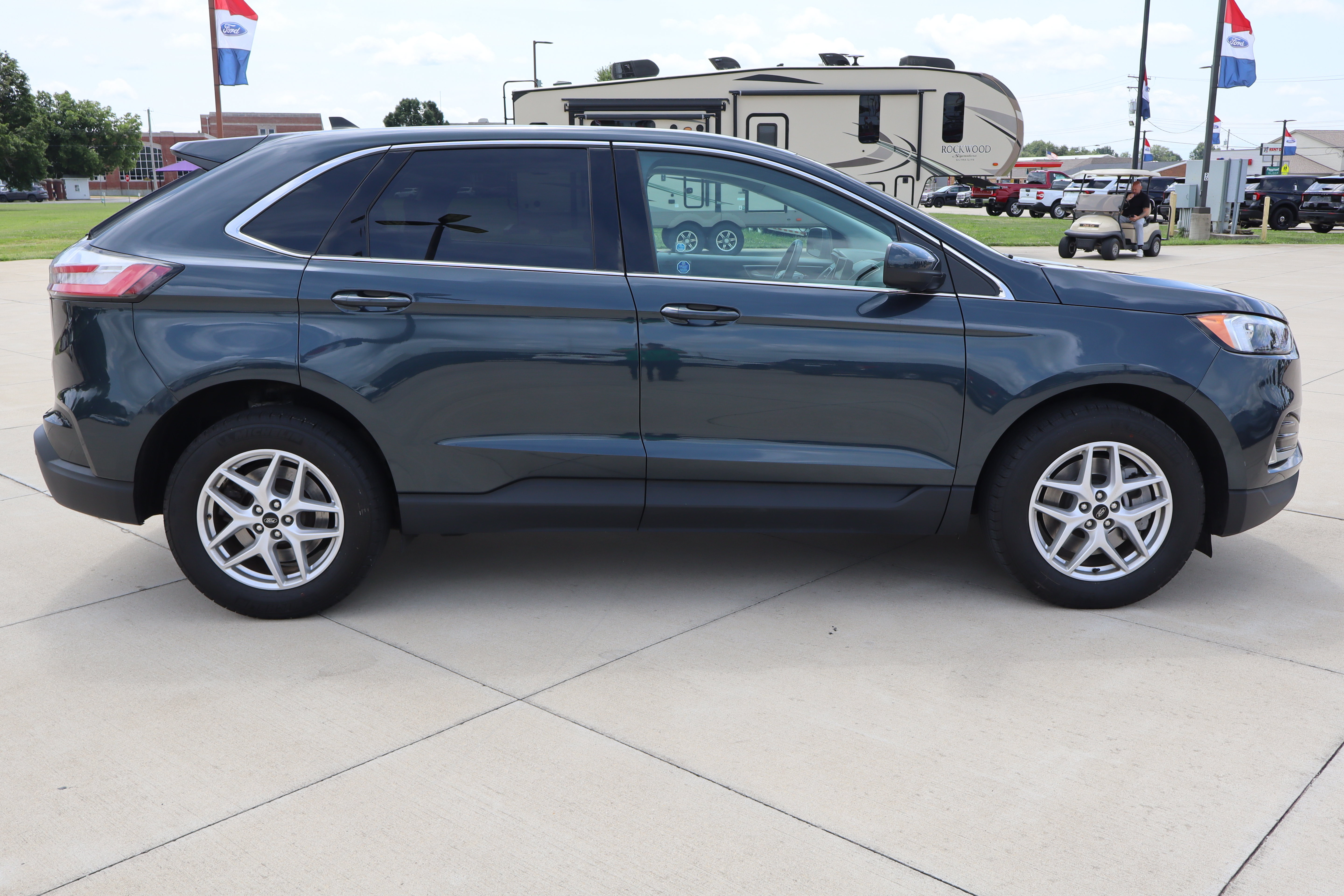Used 2023 Ford Edge SEL w/ Convenience Package AWD/4WD image 5