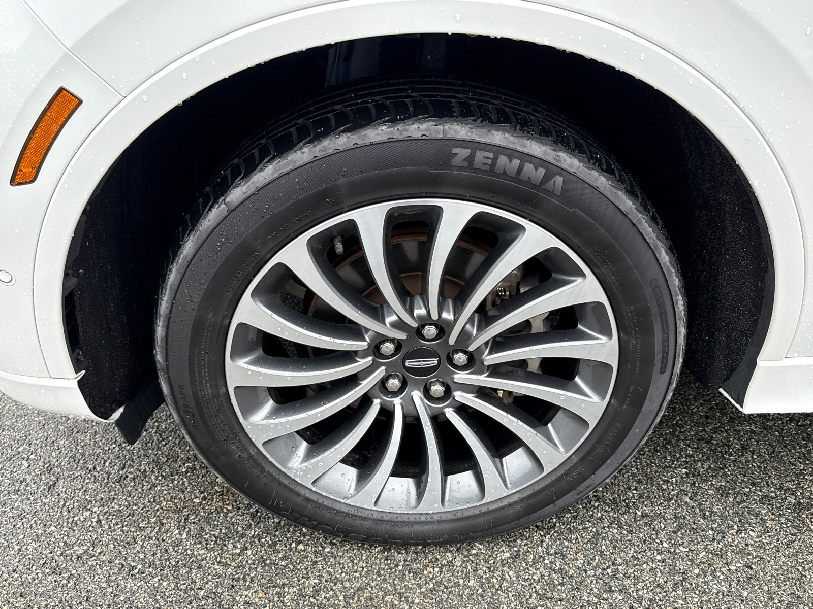 Used 2022 Lincoln Aviator Reserve w/ Equipment Group 201A AWD/4WD image 8