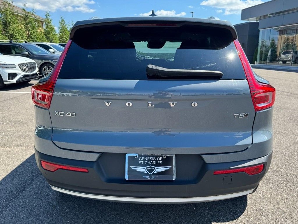 Used 2022 Volvo XC40 T5 Inscription image 4