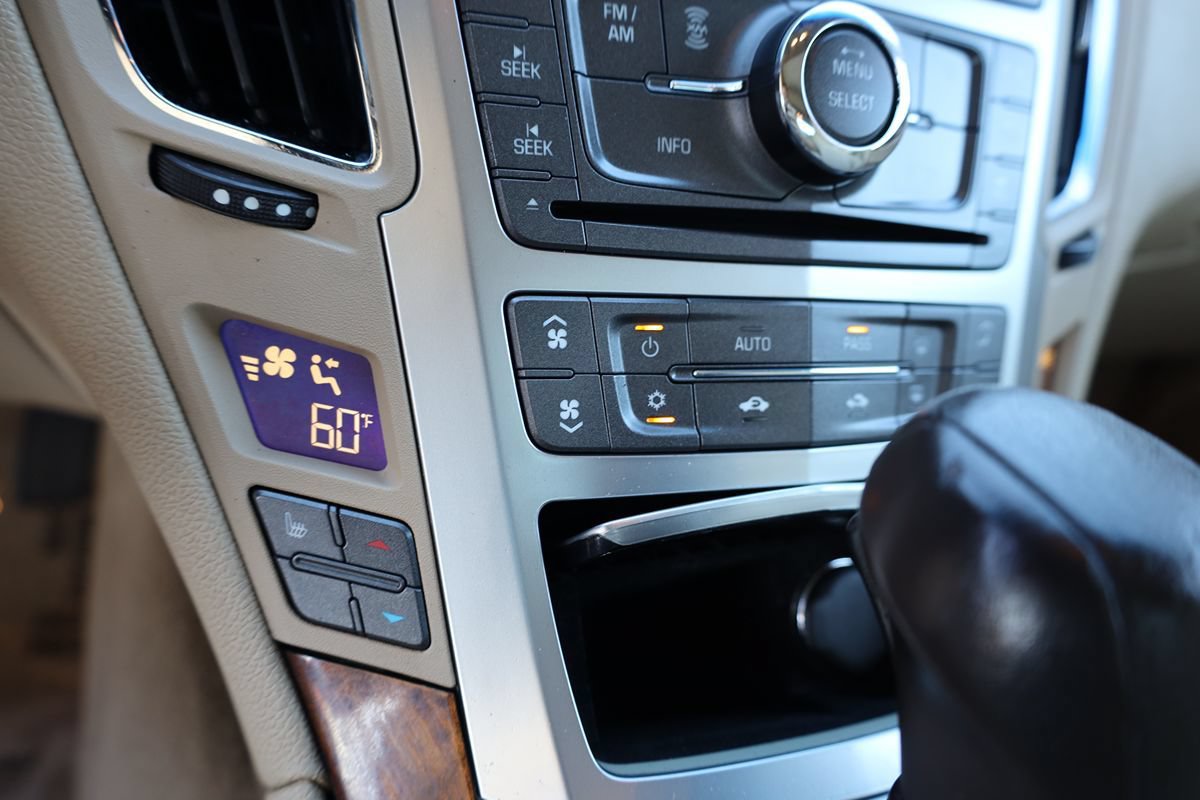 Used 2010 Cadillac CTS Luxury AWD/4WD image 26