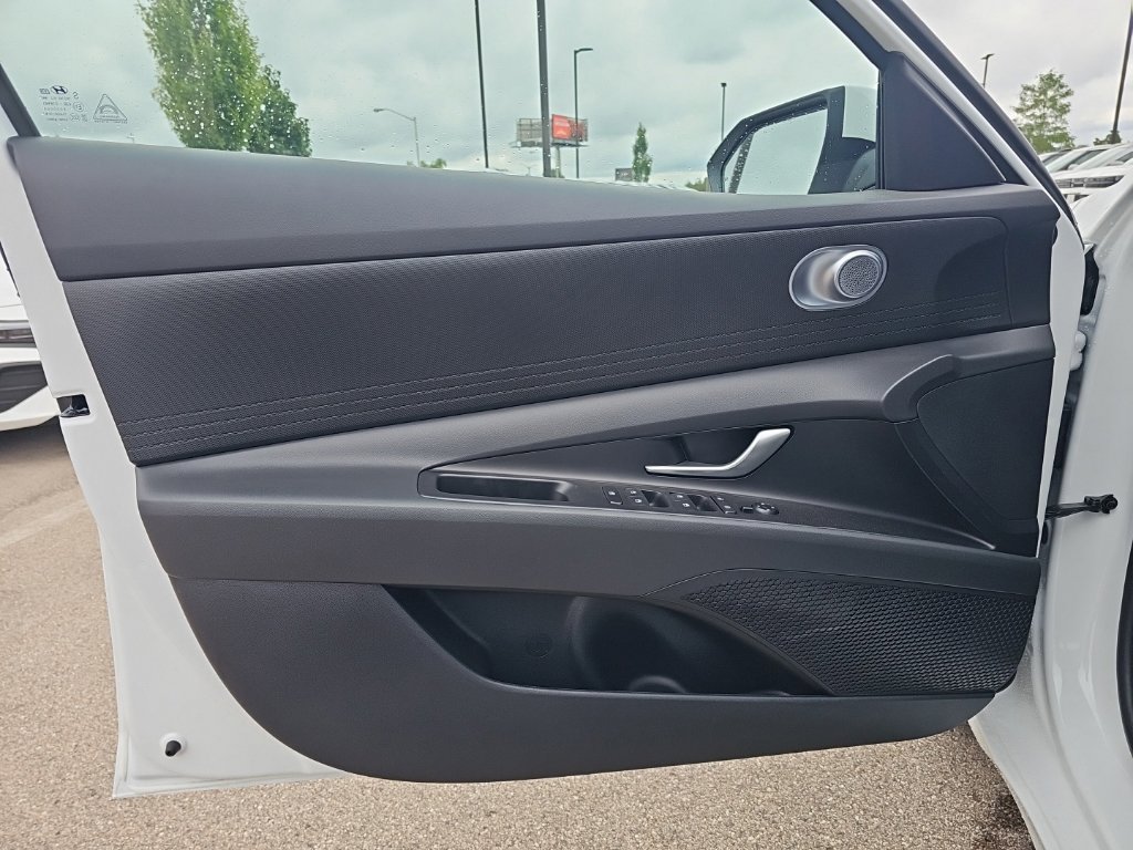 New 2026 Hyundai Elantra SE FWD image 10