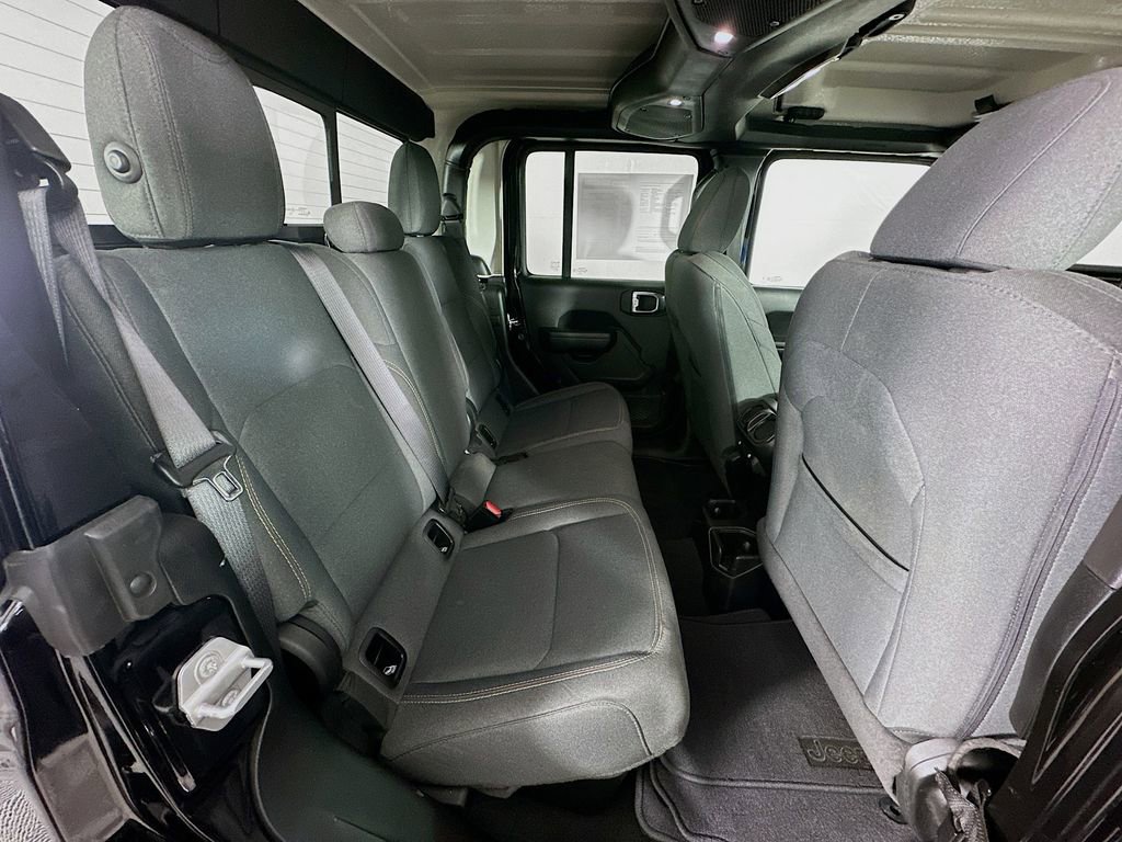 Certified 2024 Jeep Gladiator Sport image 36