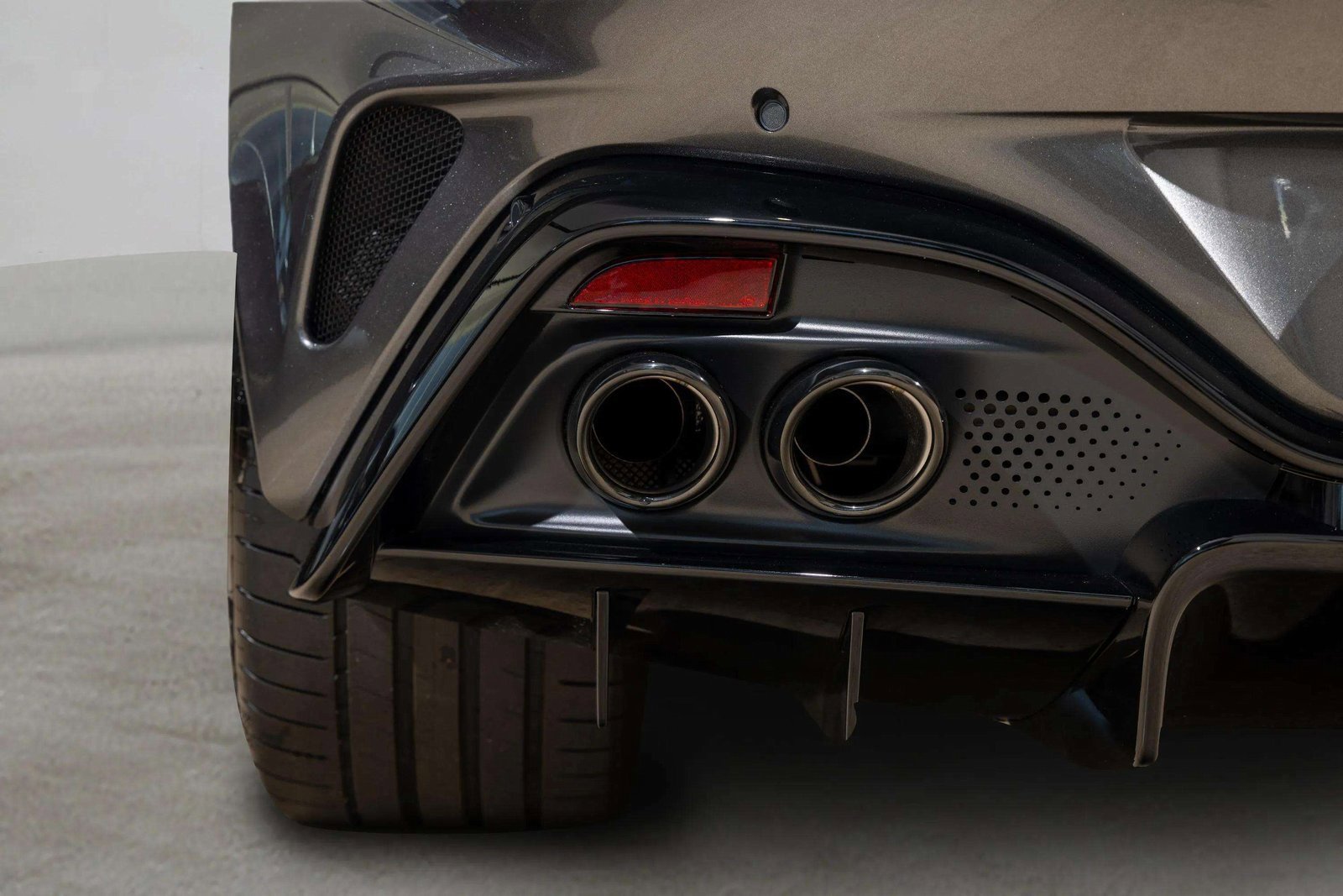 New 2026 Aston Martin V8 Vantage Roadster image 19