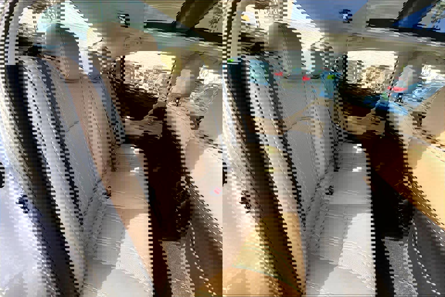 Used 2019 Lexus ES 350 Ultra Luxury w/ Accessory Package image 20