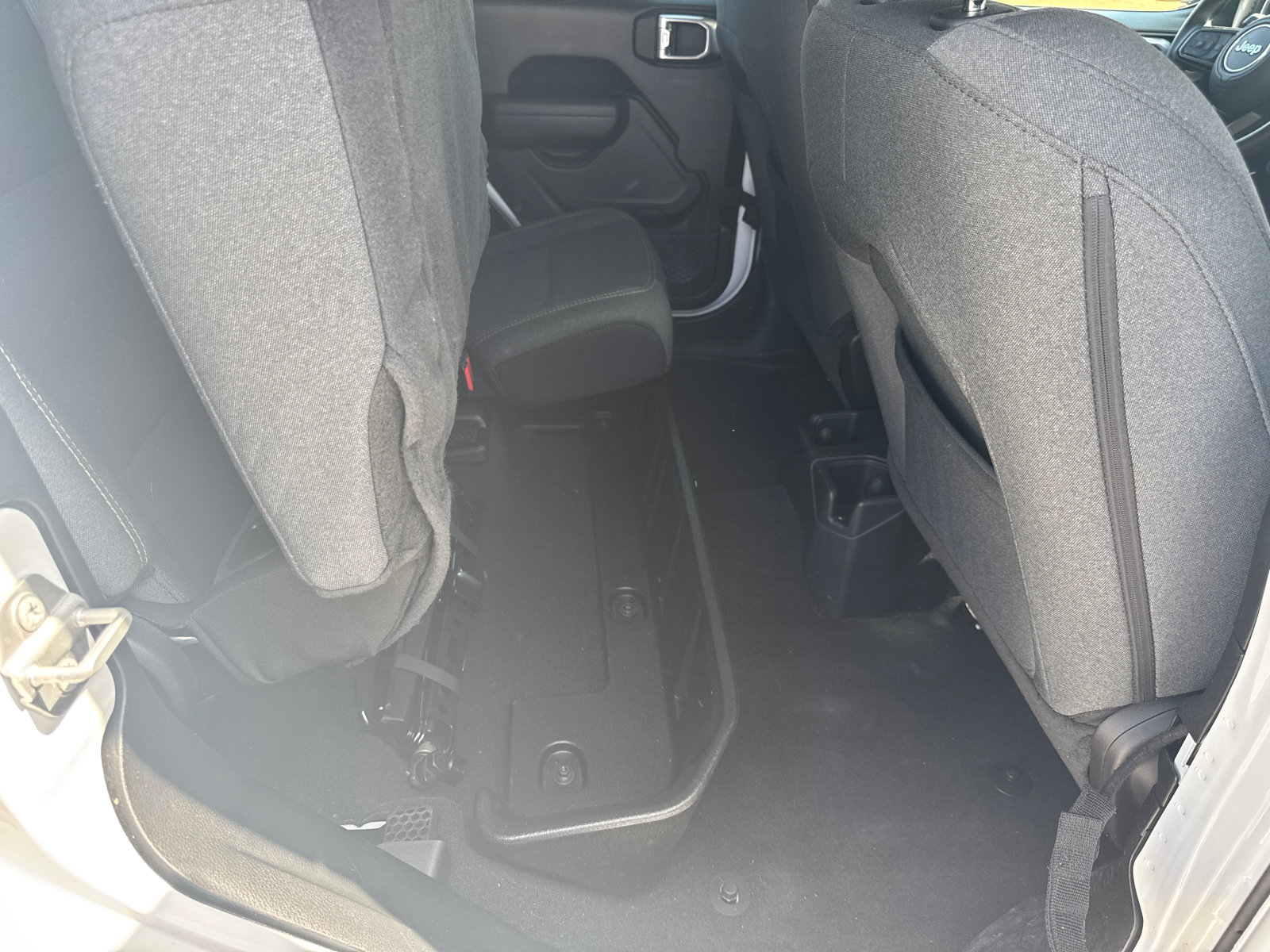 Used 2024 Jeep Gladiator Sport image 15