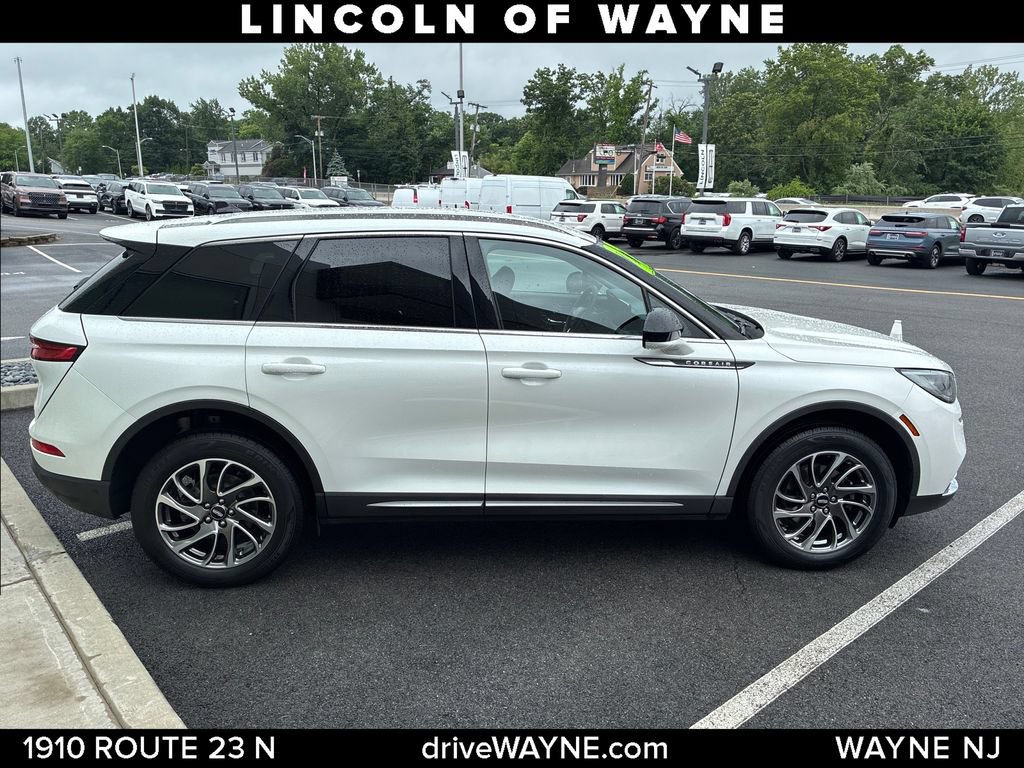 Certified 2022 Lincoln Corsair AWD w/ Equipment Group 101A image 9