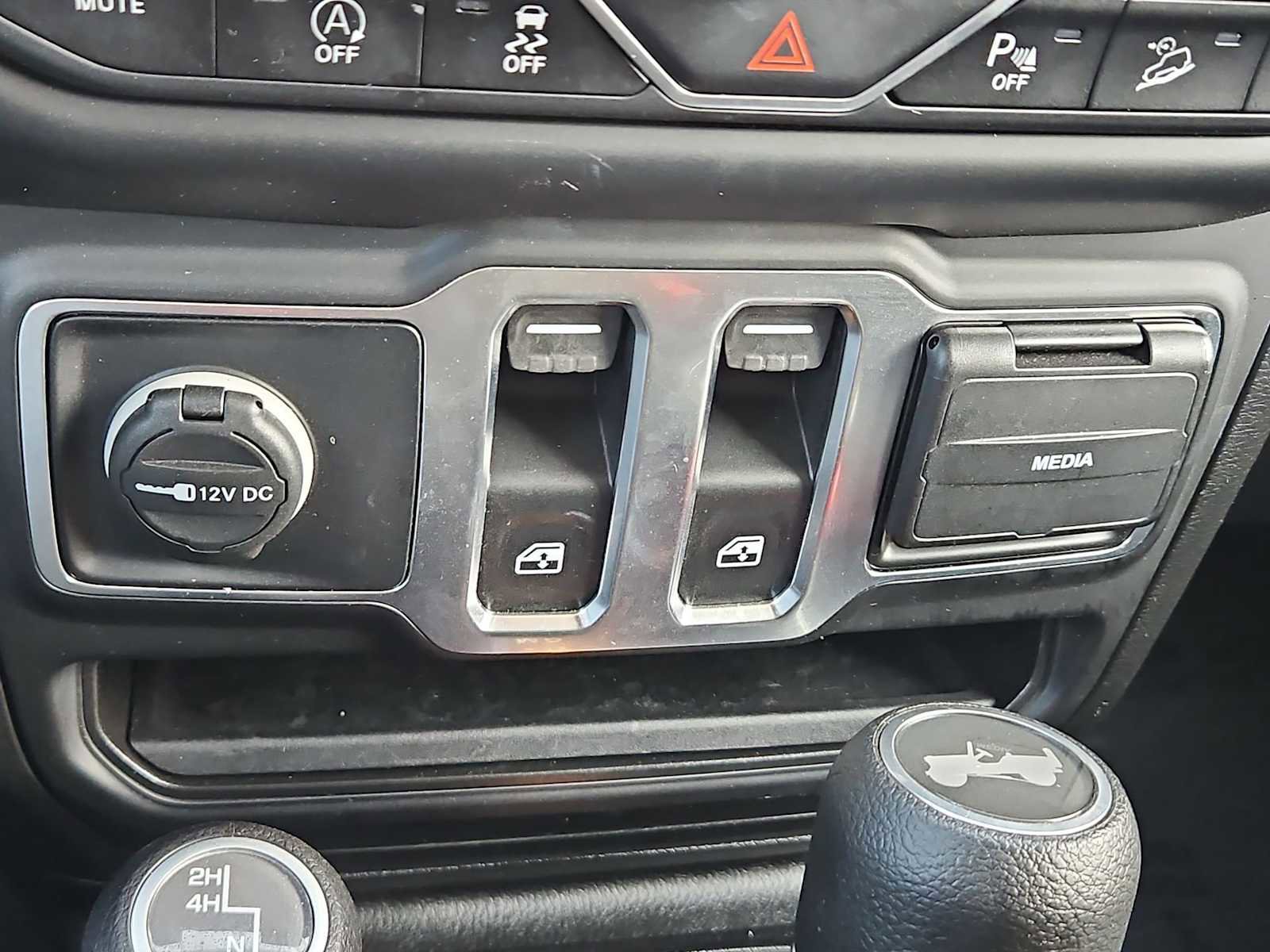 Used 2021 Jeep Wrangler Sport S image 27