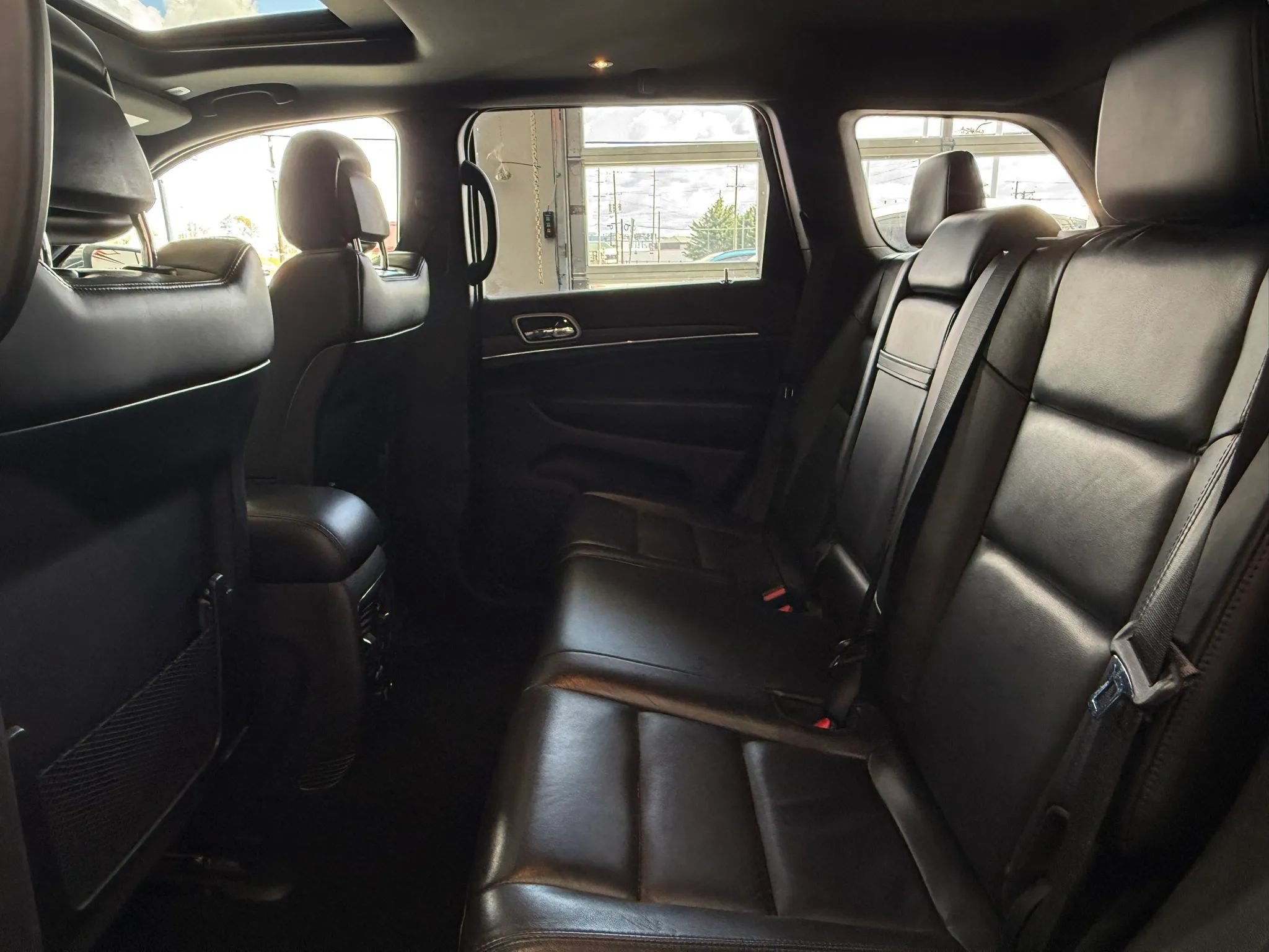 Used 2020 Jeep Grand Cherokee Limited AWD/4WD image 30
