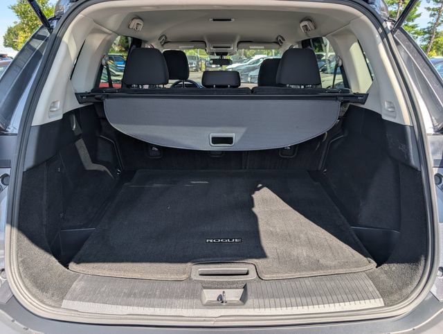 Used 2023 Nissan Rogue S FWD image 12