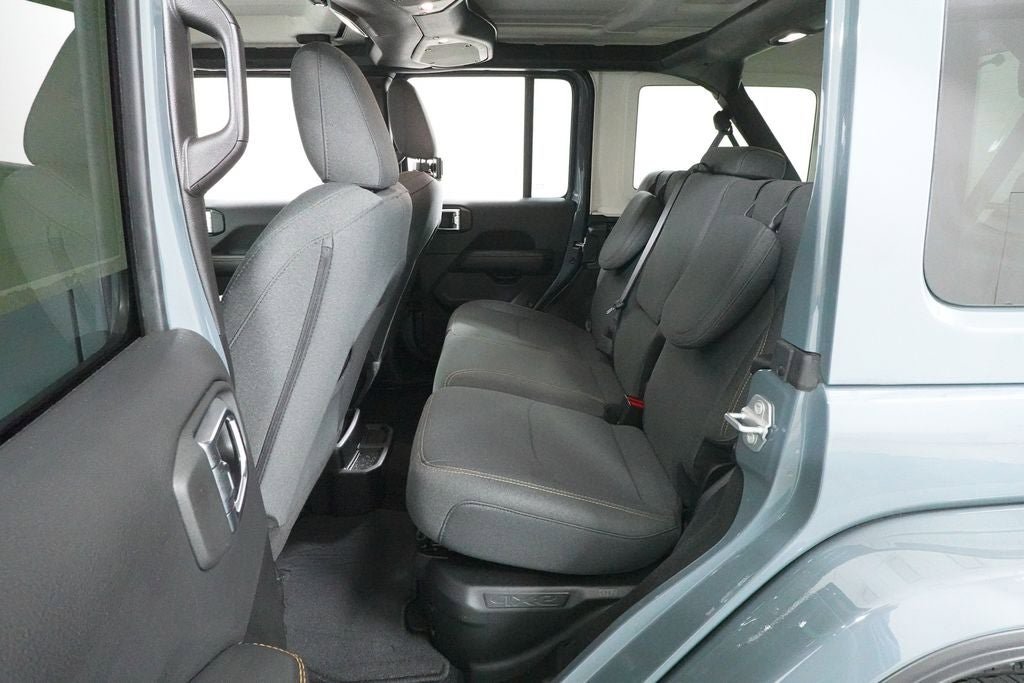 Used 2025 Jeep Wrangler Unlimited Sahara AWD/4WD image 25