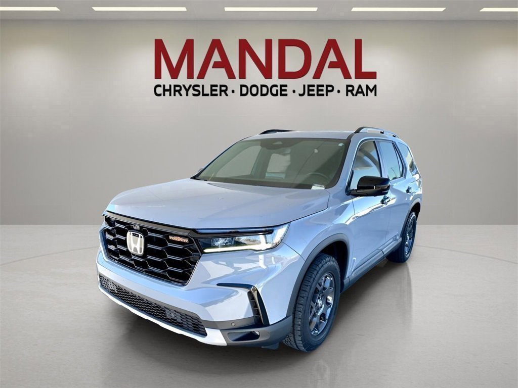 Used 2025 Honda Pilot TrailSport