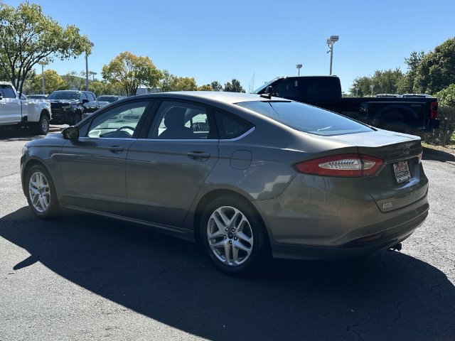Used 2014 Ford Fusion SE FWD image 4