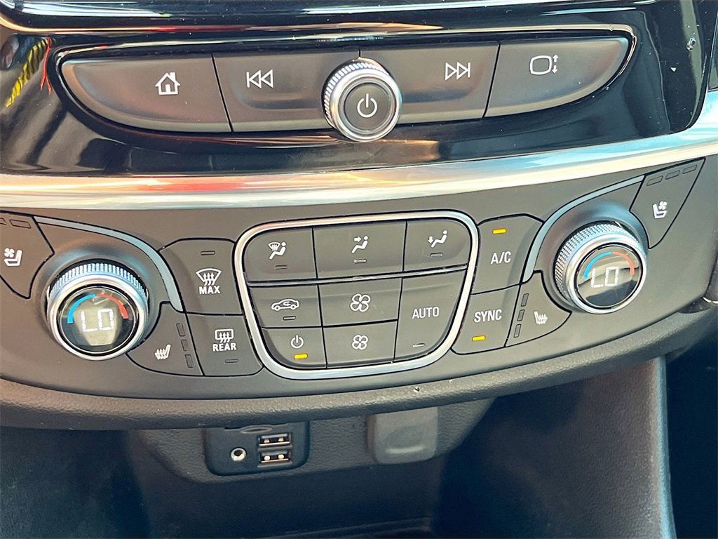 Used 2022 Chevrolet Traverse Premier w/ Redline Edition image 16