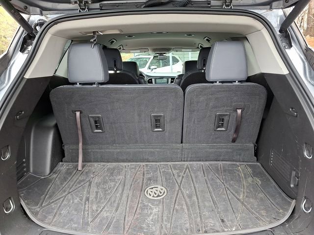 Used 2018 Buick Enclave Essence image 29