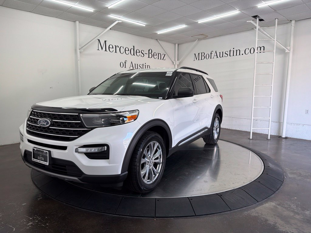 Used 2020 Ford Explorer XLT w/ Equipment Group 202A AWD/4WD image 3