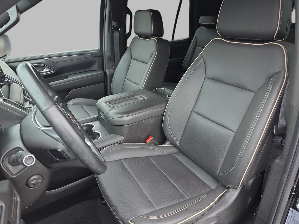 Certified 2023 GMC Yukon SLT w/ SLT Luxury Package AWD/4WD image 17