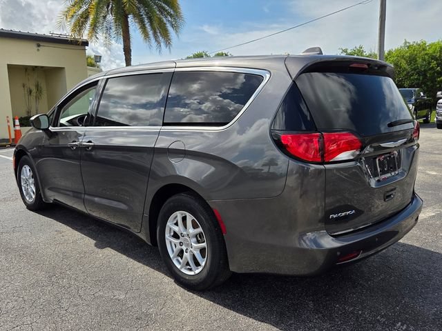 Used 2017 Chrysler Pacifica Touring FWD image 5