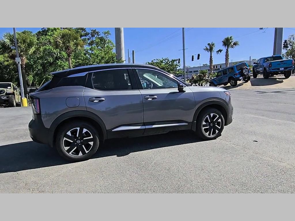 Used 2025 Nissan Kicks SR AWD/4WD image 33