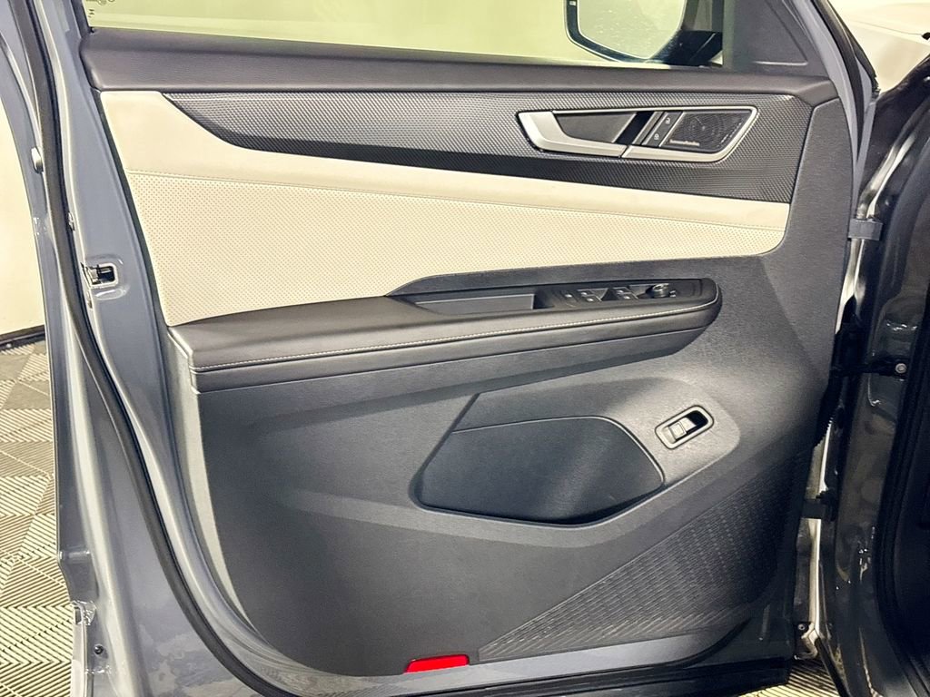 Certified 2024 Volkswagen Atlas Cross Sport SEL Premium R-Line image 10