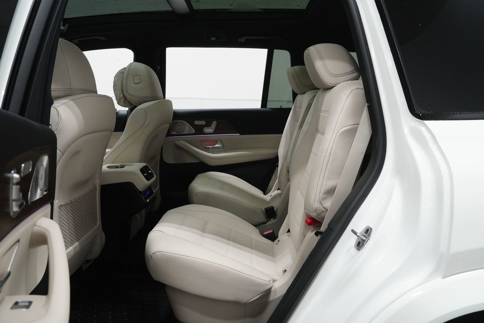 New 2026 Mercedes-Benz GLS 580 4MATIC image 17